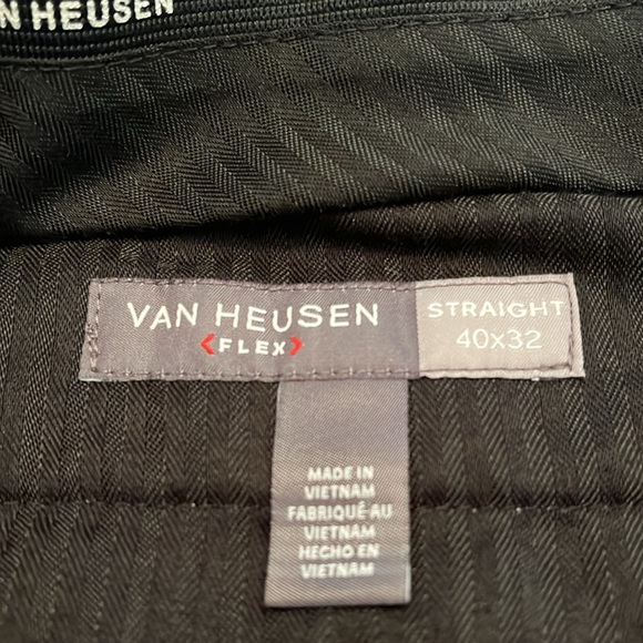 Van Heusen Flex gray mini houndstooth dress pants. 40 waist 32 inseam. - Picture 5 of 5